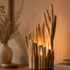 Lampe en bois flotté artisanale sur un buffet dans une décoration chaleureuse.