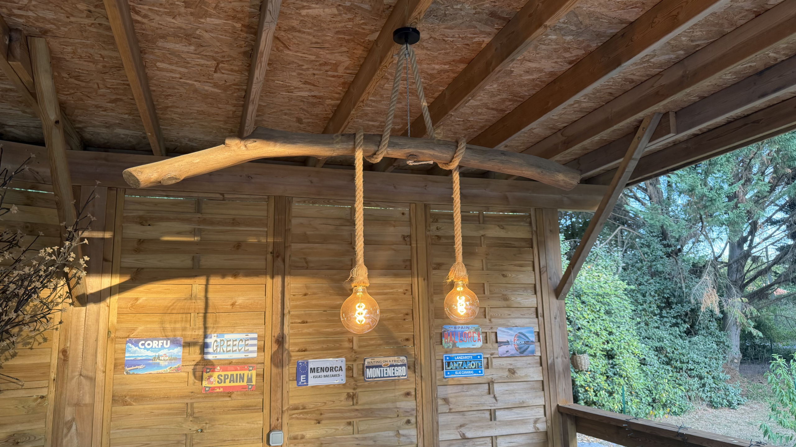 Suspension double sur mesure en bois flotté et cordage